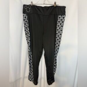 Disney Our Universe Crop/Capri Leggings Black Mickey Mouse Womens 2X